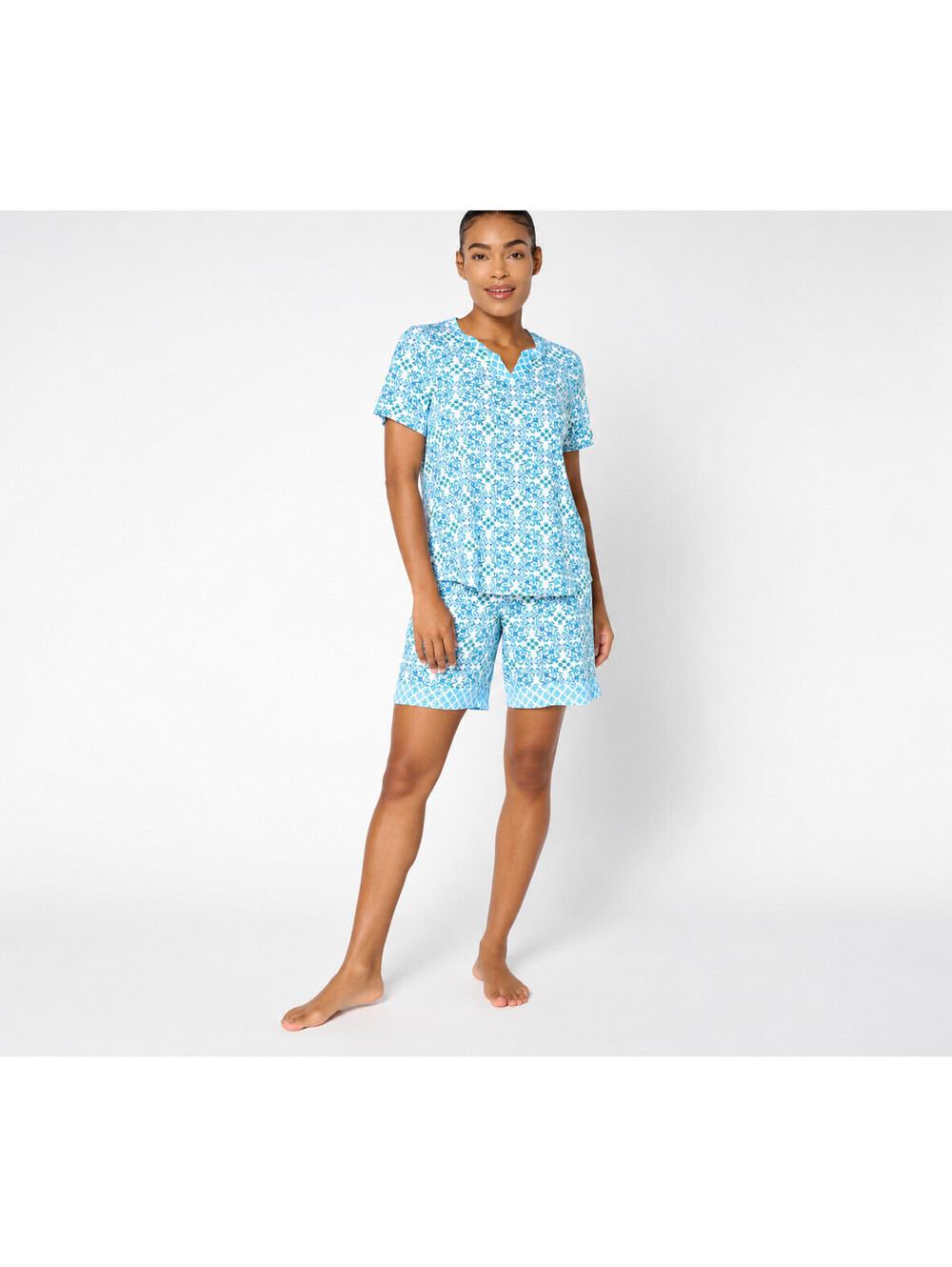 Cuddl Duds Smooth Jersey Dreaming on the Edge Pajama Set Blue Medallion, Medium
